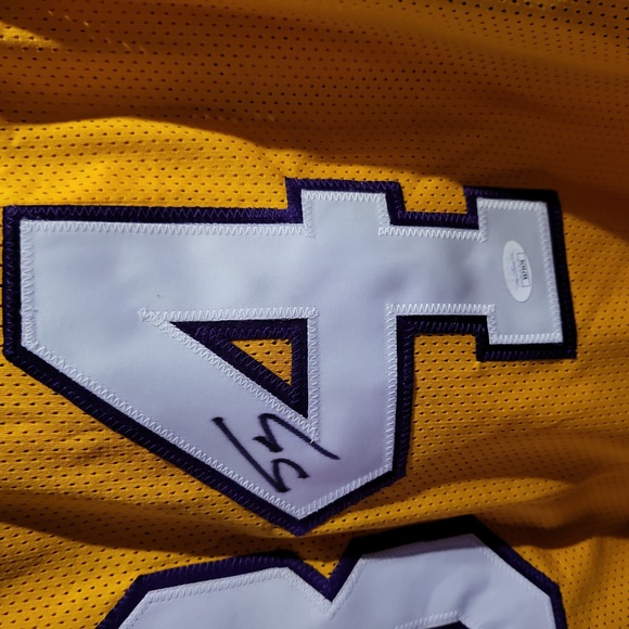 SIGNED - JSA CERTIFIED - SHAQUILLE O'NEILS JERSEY - Picture 4 of 10